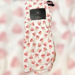 Artisan 34 - ‘Pink Candy Corn’ velvet plush throw. 50” x 70” NWT Firm!